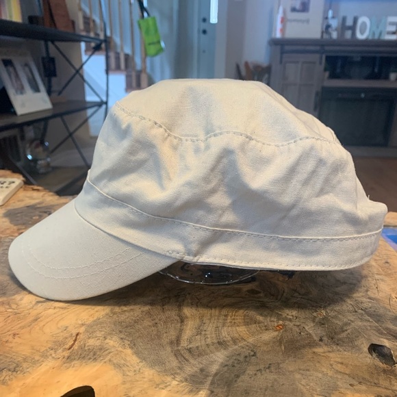 Stylish White Cadet Cap - Adjustable & Versatile - Picture 3 of 7